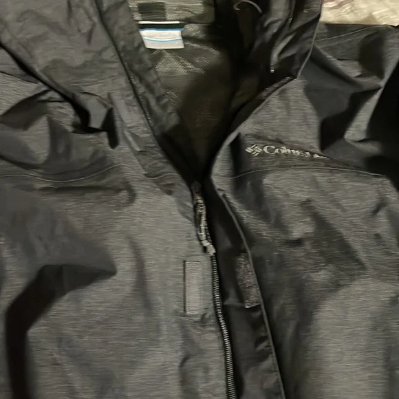 Mens Columbia Omni-tech rain coat. Medium - Picture 4 of 7